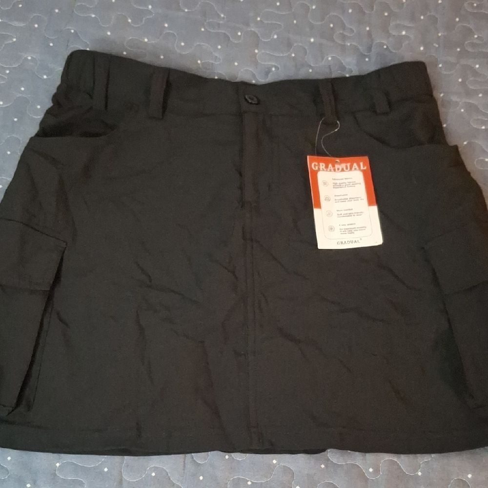 Gradual Women's Black Skort size small NWT